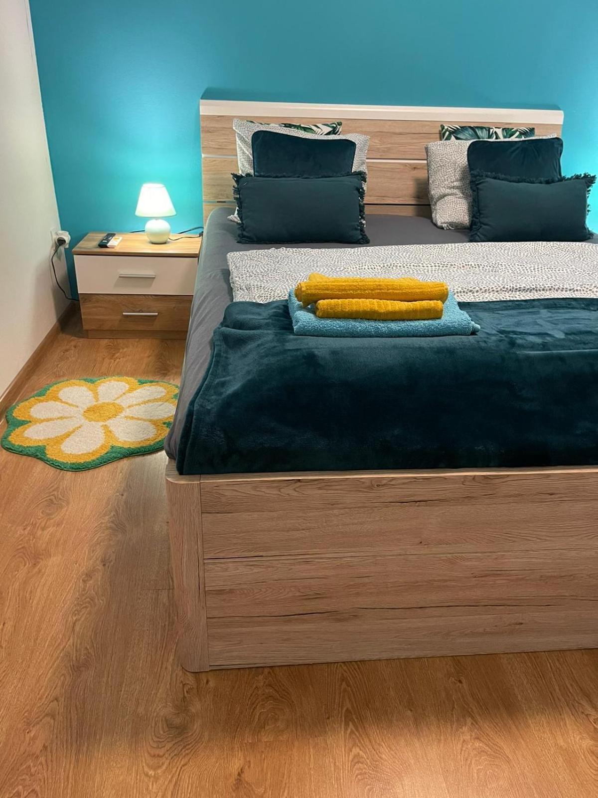 Velky Apartman Bratislava Luaran gambar