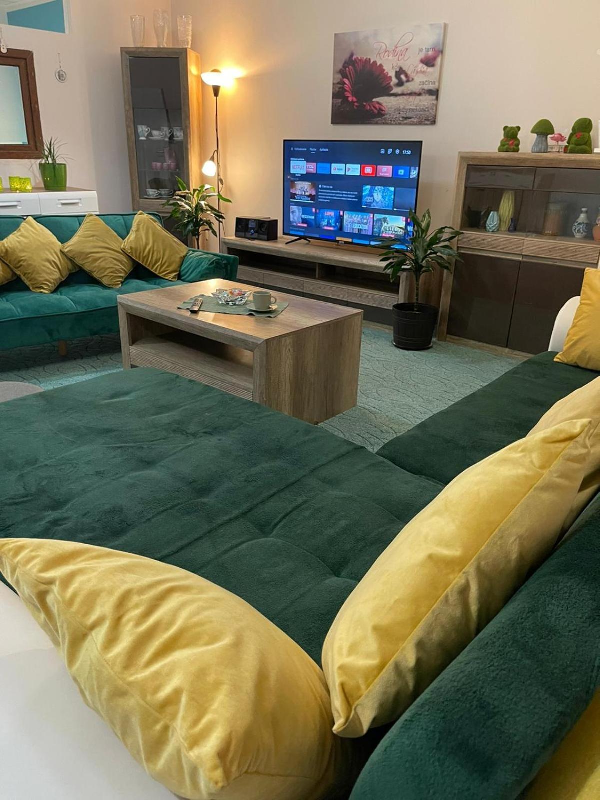 Velky Apartman Bratislava Luaran gambar